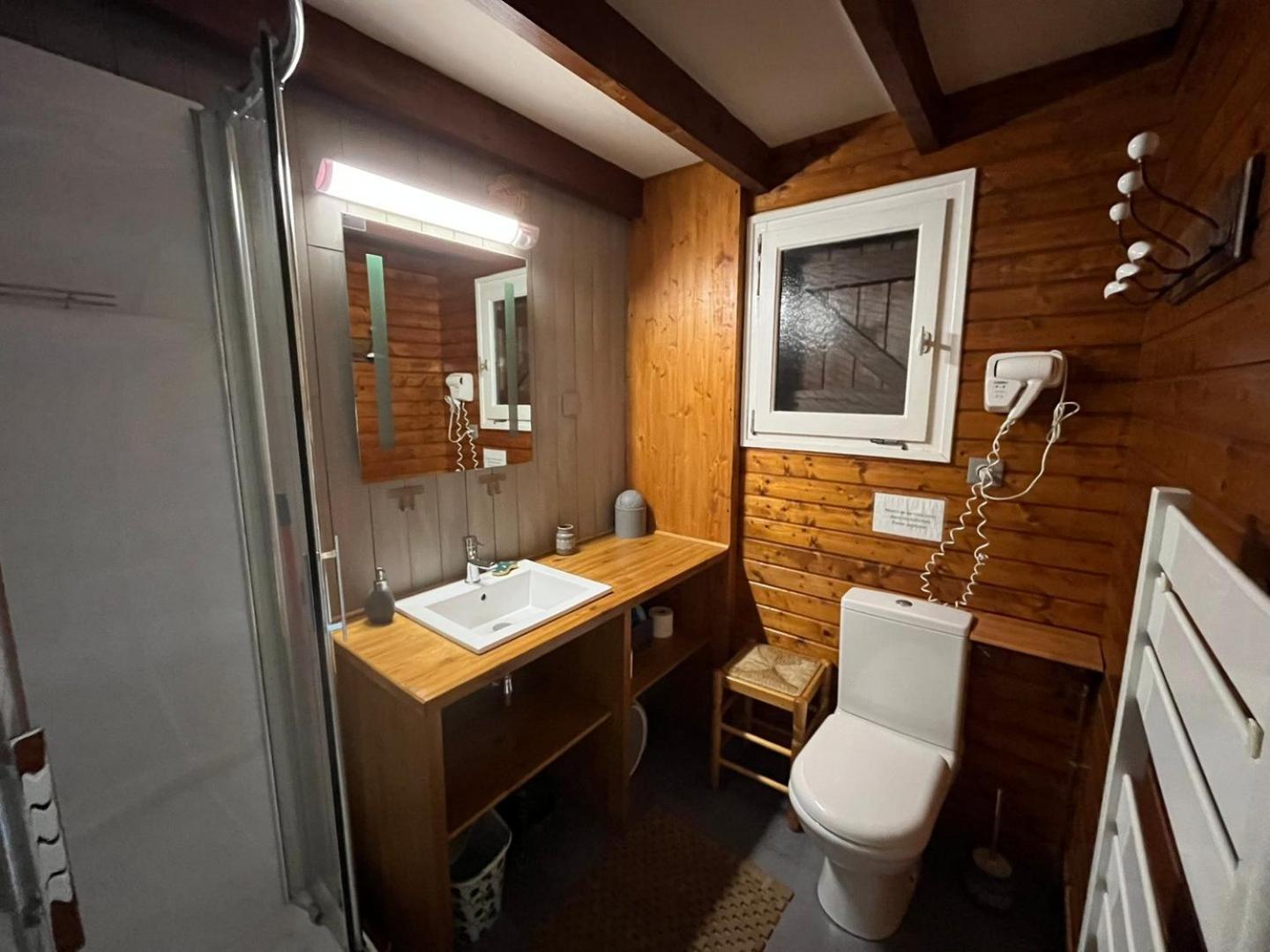 Chalet Bois Vue Panoramique : 2 Logements Et Sauna บูสซอง ภายนอก รูปภาพ